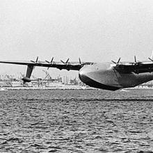 Howard Hughes' ambition plane: the largest flying boat From flight to museum
